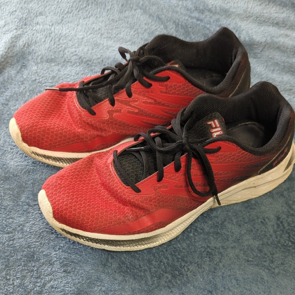 Fila Men's Black and Red Athletic Shoes